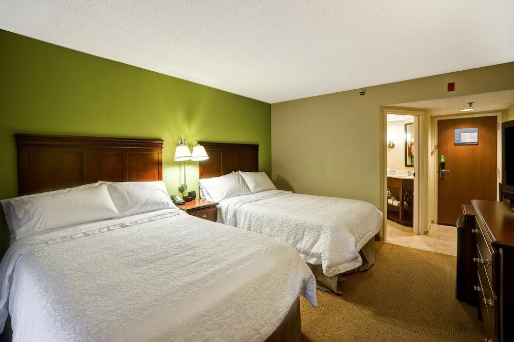 Hampton Inn Моргантаун Екстер'єр фото