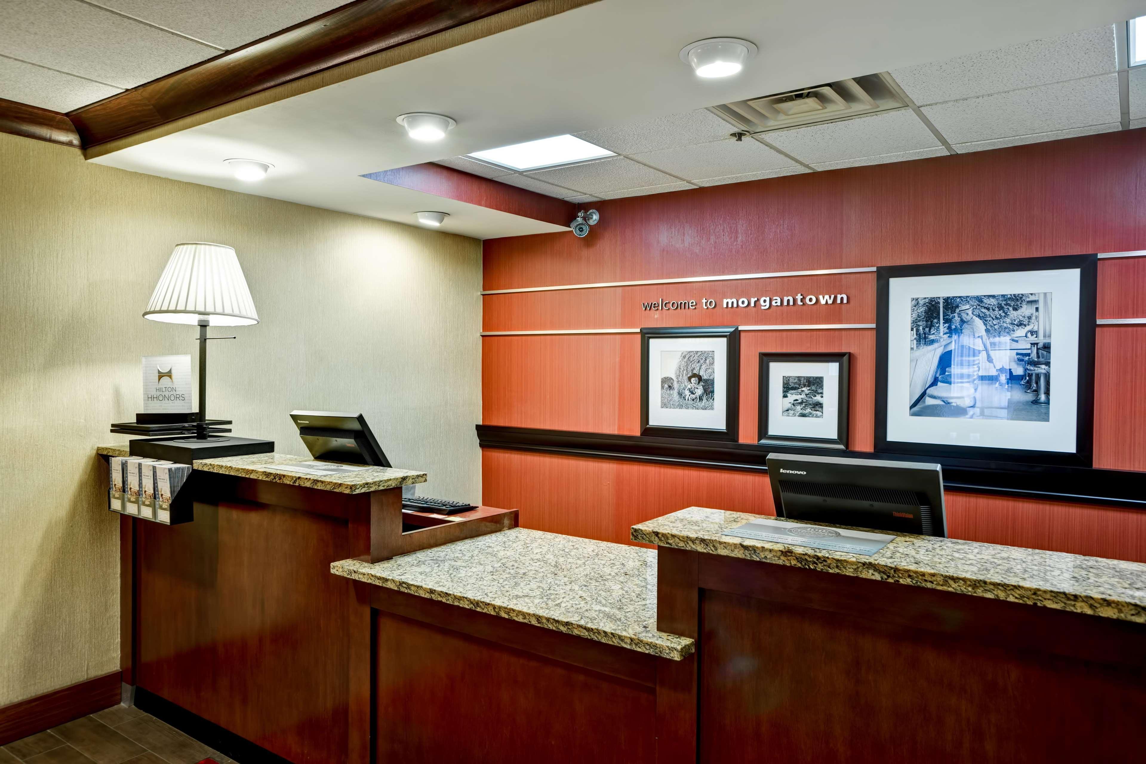 Hampton Inn Моргантаун Екстер'єр фото