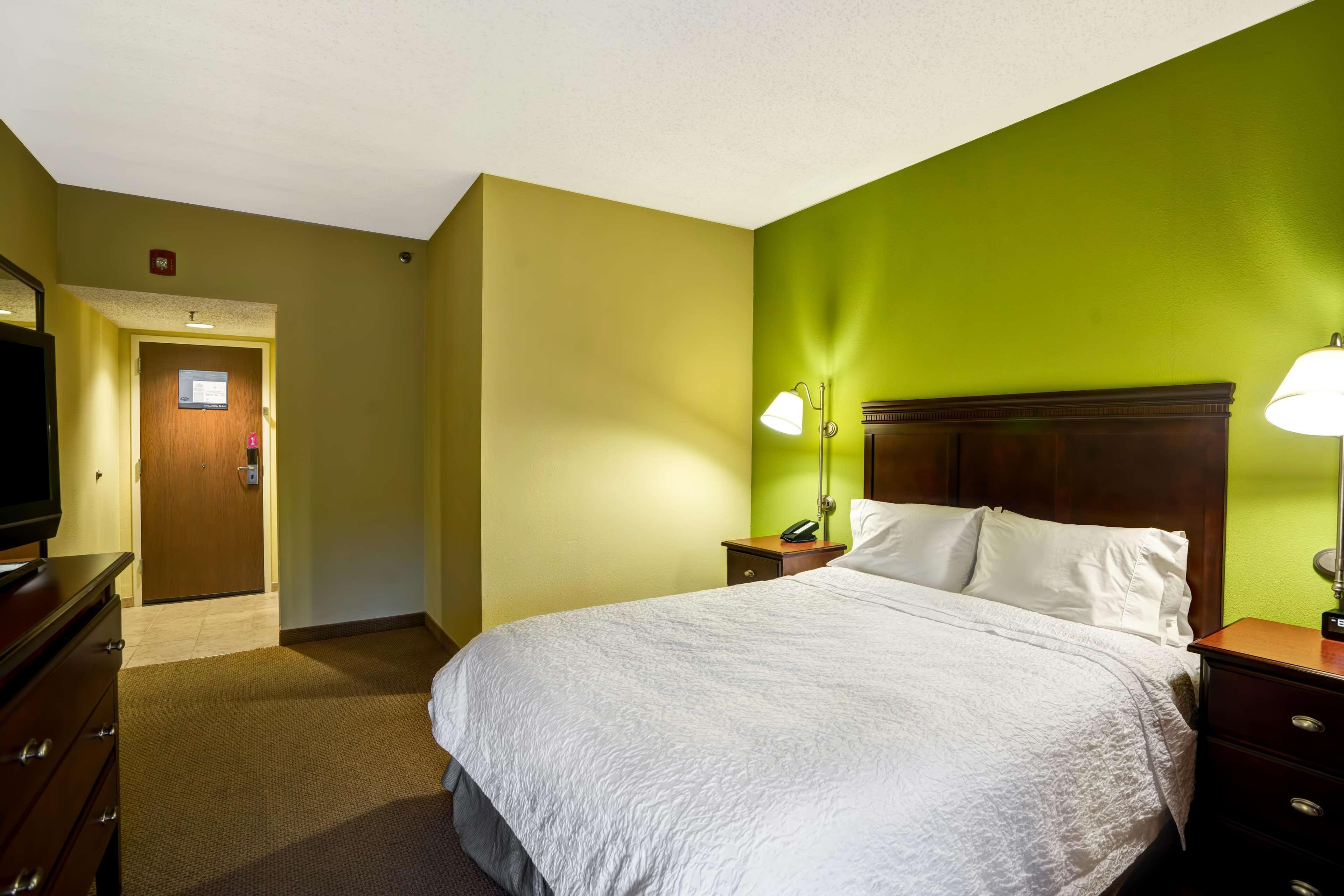 Hampton Inn Моргантаун Екстер'єр фото