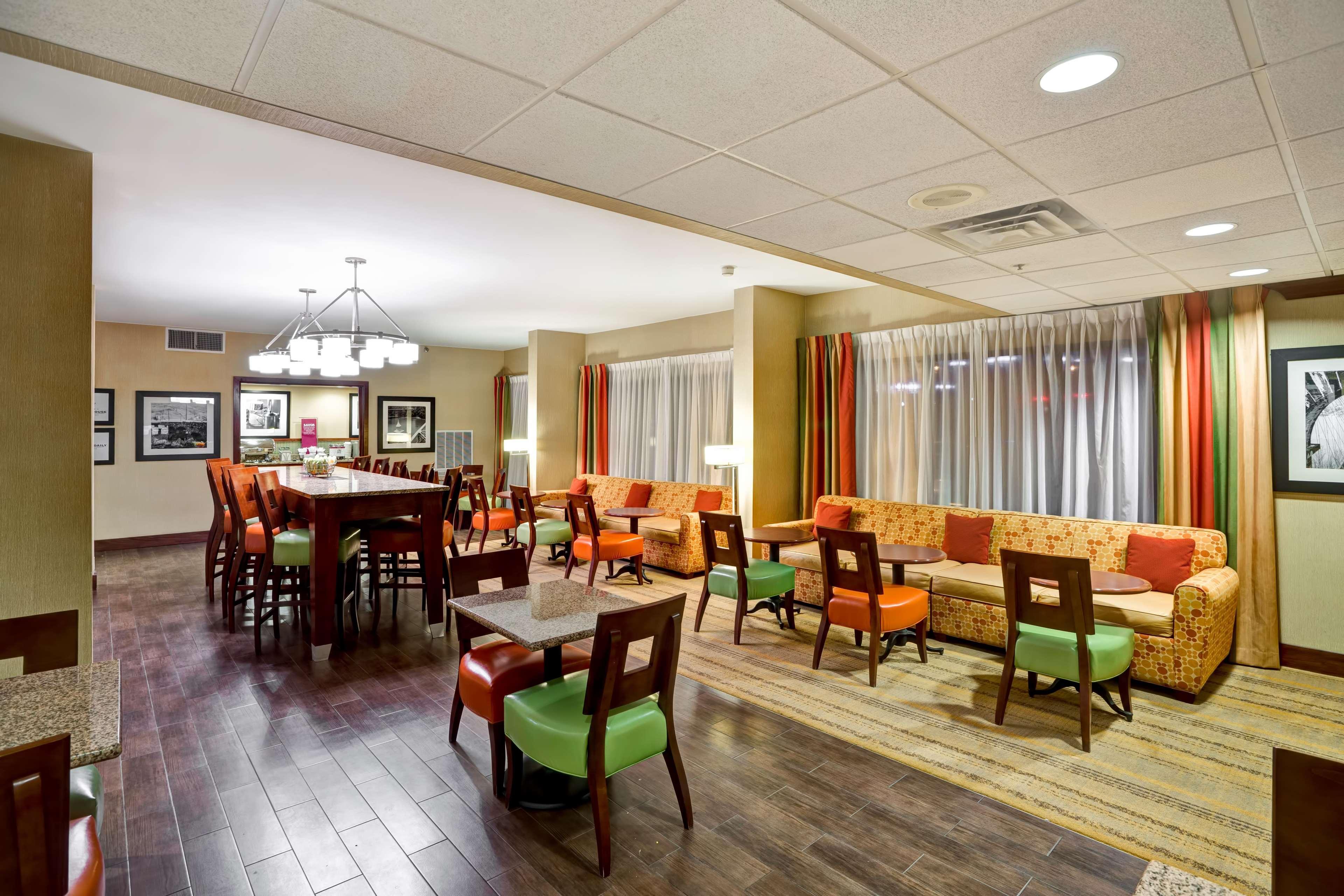Hampton Inn Моргантаун Екстер'єр фото