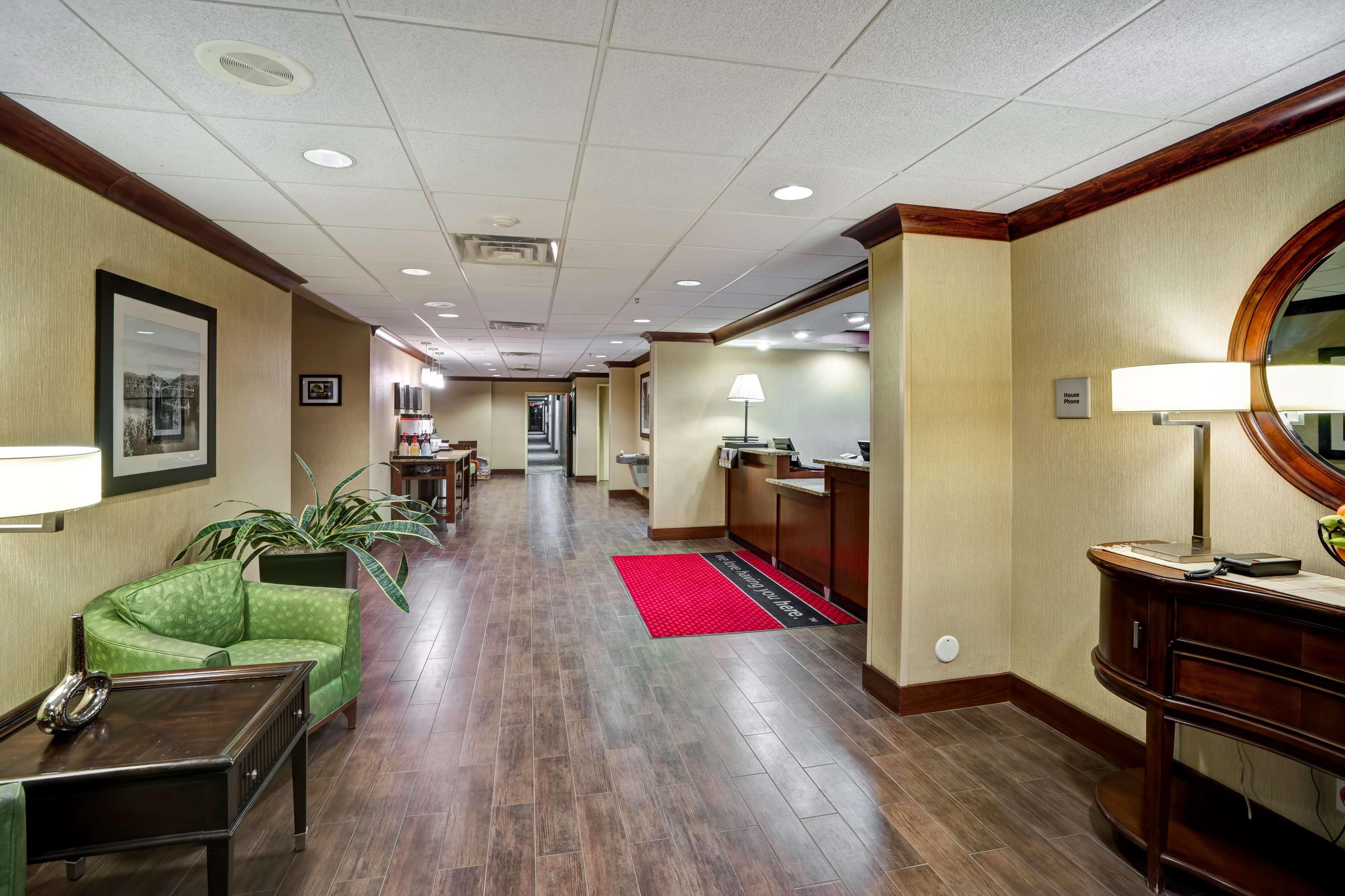 Hampton Inn Моргантаун Екстер'єр фото