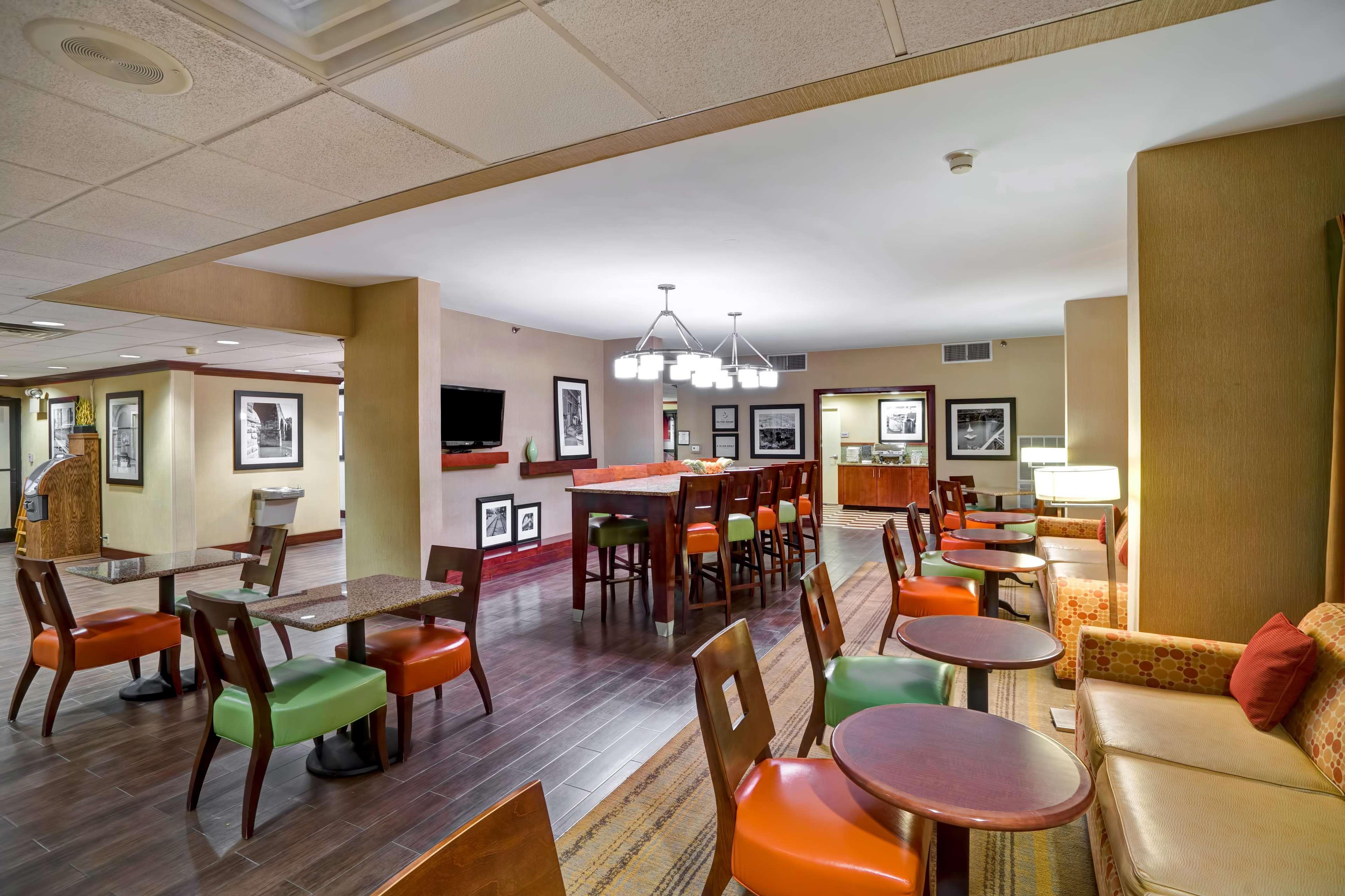 Hampton Inn Моргантаун Екстер'єр фото