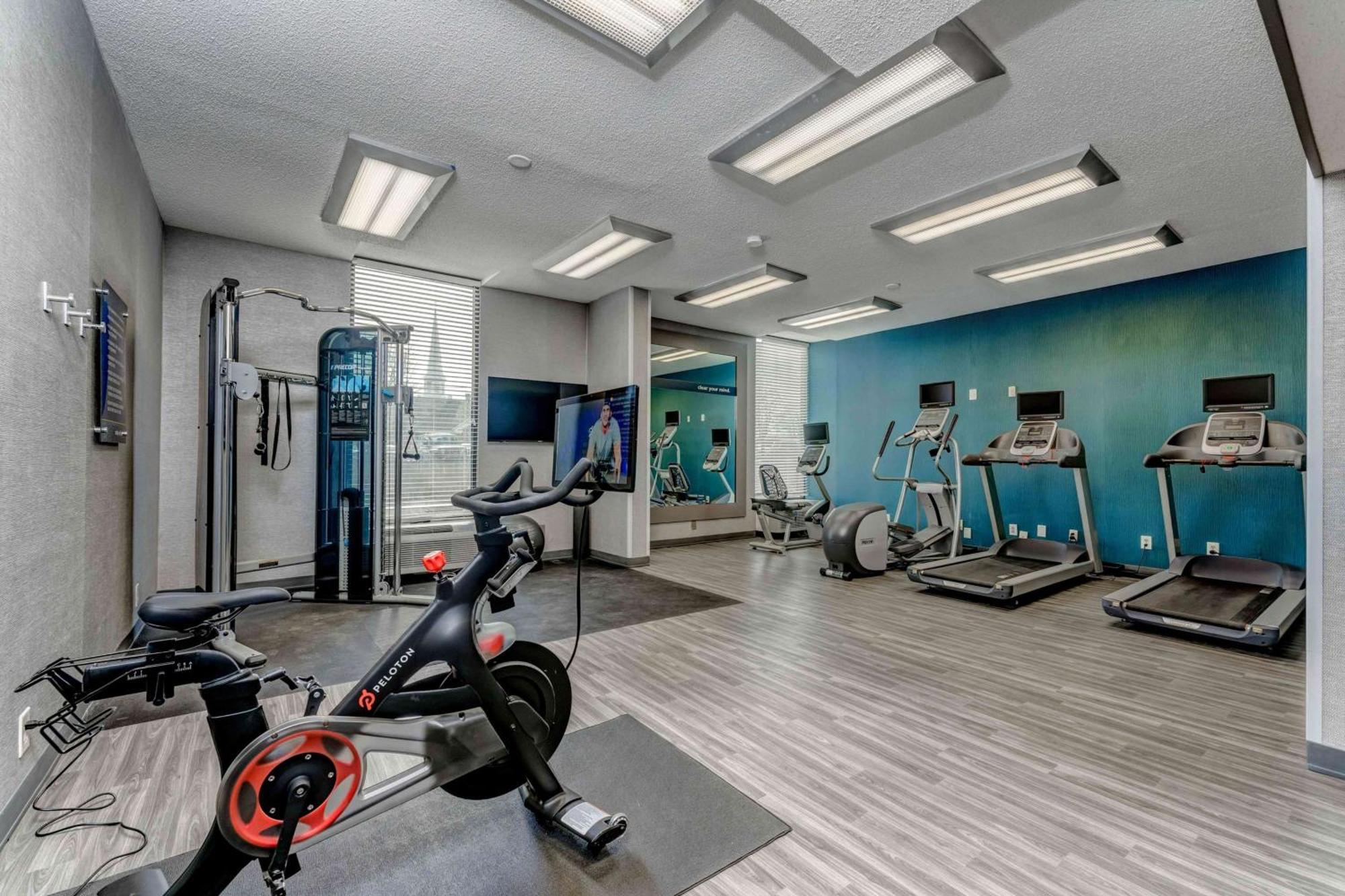 Hampton Inn Моргантаун Екстер'єр фото