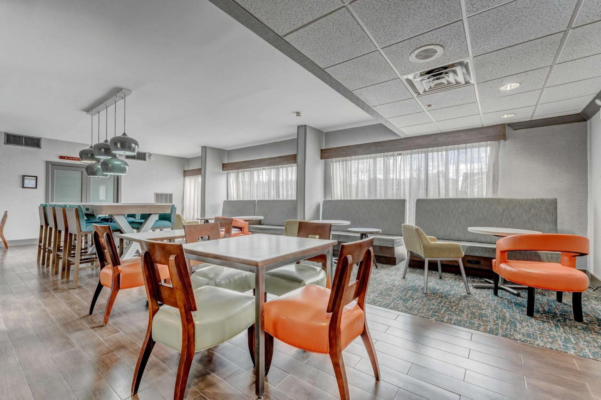 Hampton Inn Моргантаун Екстер'єр фото